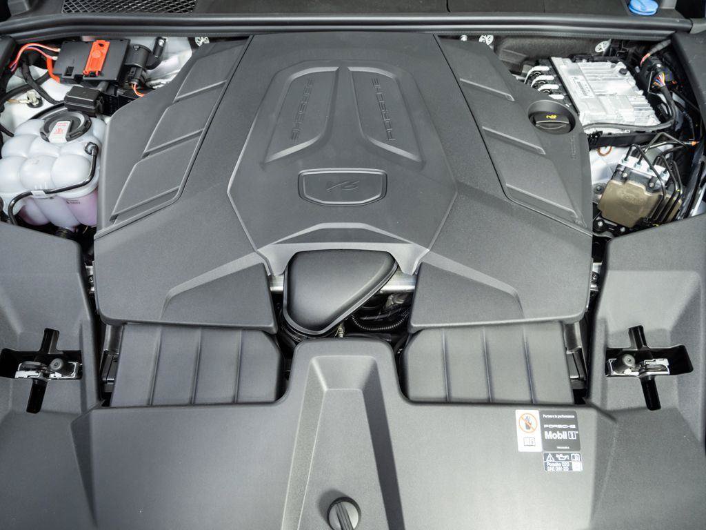 Used 2026 Porsche Cayenne AWD/4WD image 35
