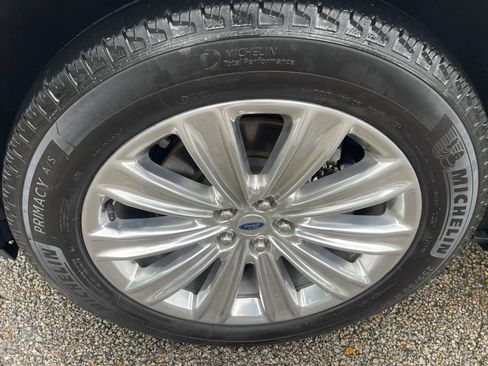 Used 2021 Ford Explorer Limited w/ Hybrid Equipment Group 310A RWD image 9