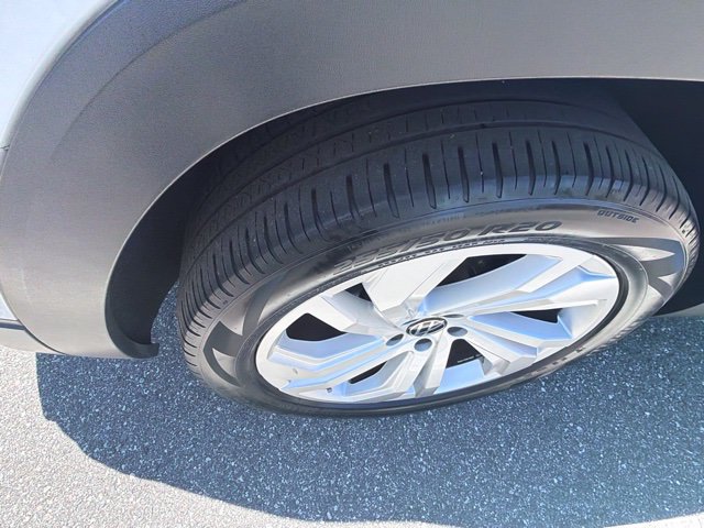 Used 2023 Volkswagen Atlas SE w/ Panoramic Sunroof Package FWD image 12