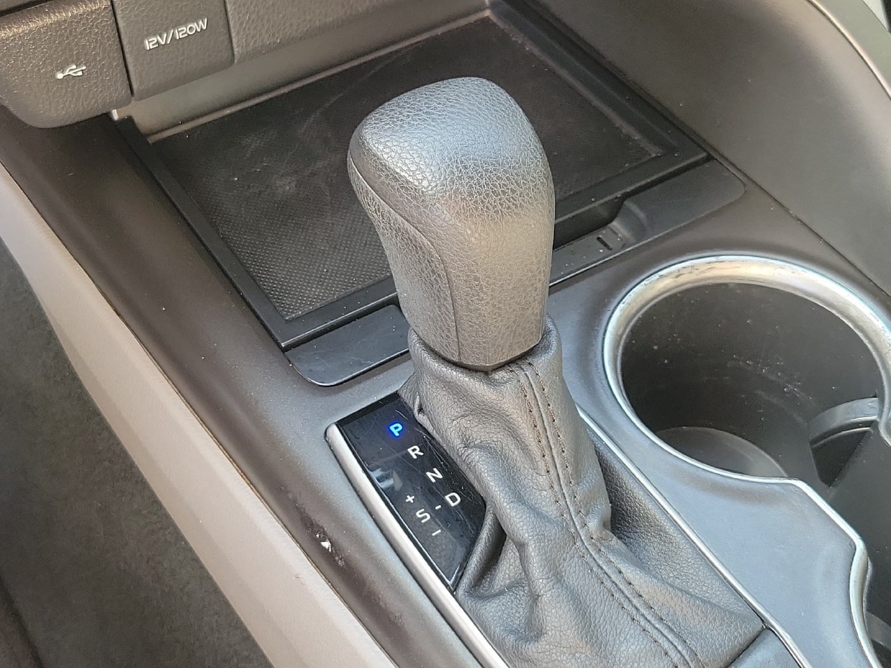 Used 2021 Toyota Camry LE FWD image 27