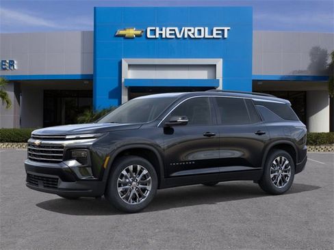 New 2026 Chevrolet Traverse LT image 2