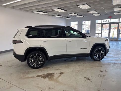 New 2026 Jeep Cherokee Overland w/ Advanced Pro Tech Group image 11