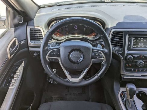 Used 2016 Jeep Grand Cherokee Laredo w/ Quick Order Package 23E AWD/4WD image 16