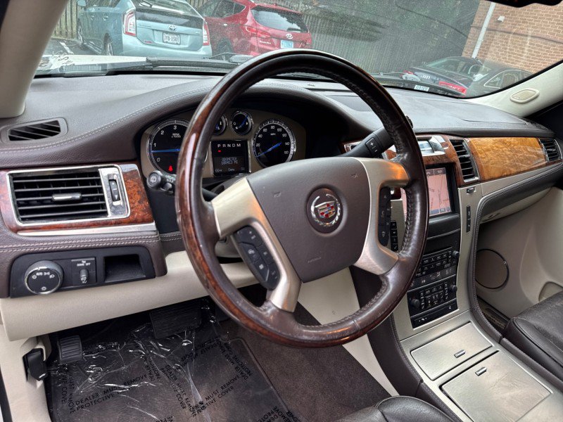 Used 2014 Cadillac Escalade ESV Platinum AWD/4WD image 17