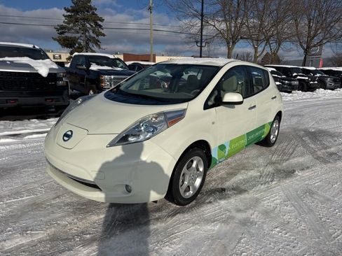 Used 2011 Nissan Leaf SL image 1