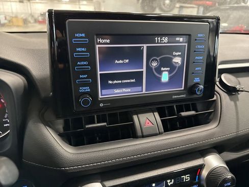 Used 2021 Toyota RAV4 XLE image 20