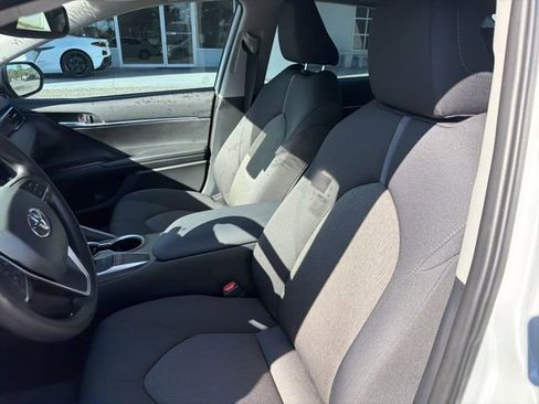 Used 2024 Toyota Camry LE image 6