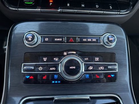 Used 2021 Lincoln Nautilus Reserve image 20