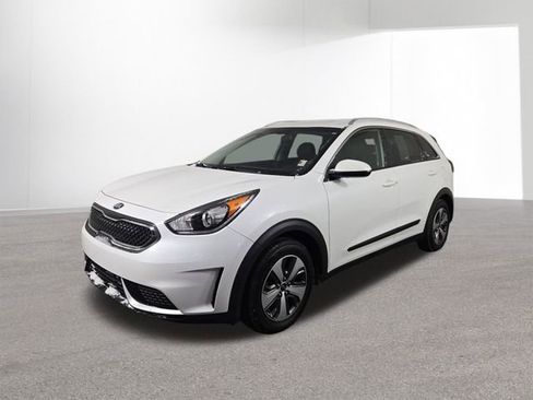 Used 2017 Kia Niro LX image 2