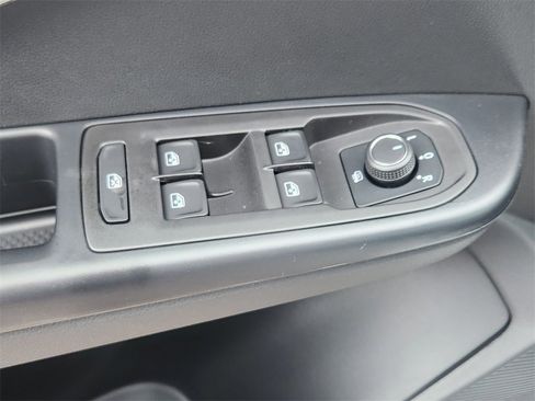 New 2025 Volkswagen Taos S image 11