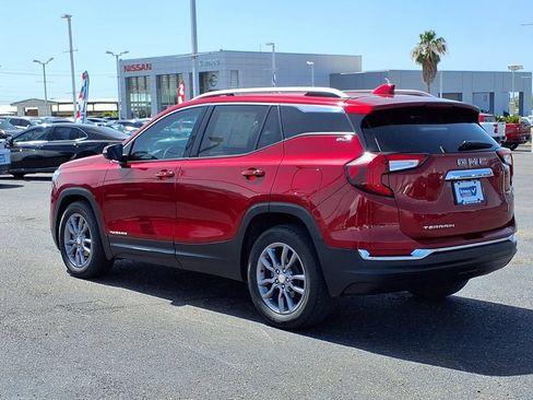 Used 2024 GMC Terrain SLT FWD image 5