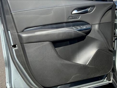 Used 2025 Cadillac XT4 Sport w/ LPO, Onyx Lite Package image 22