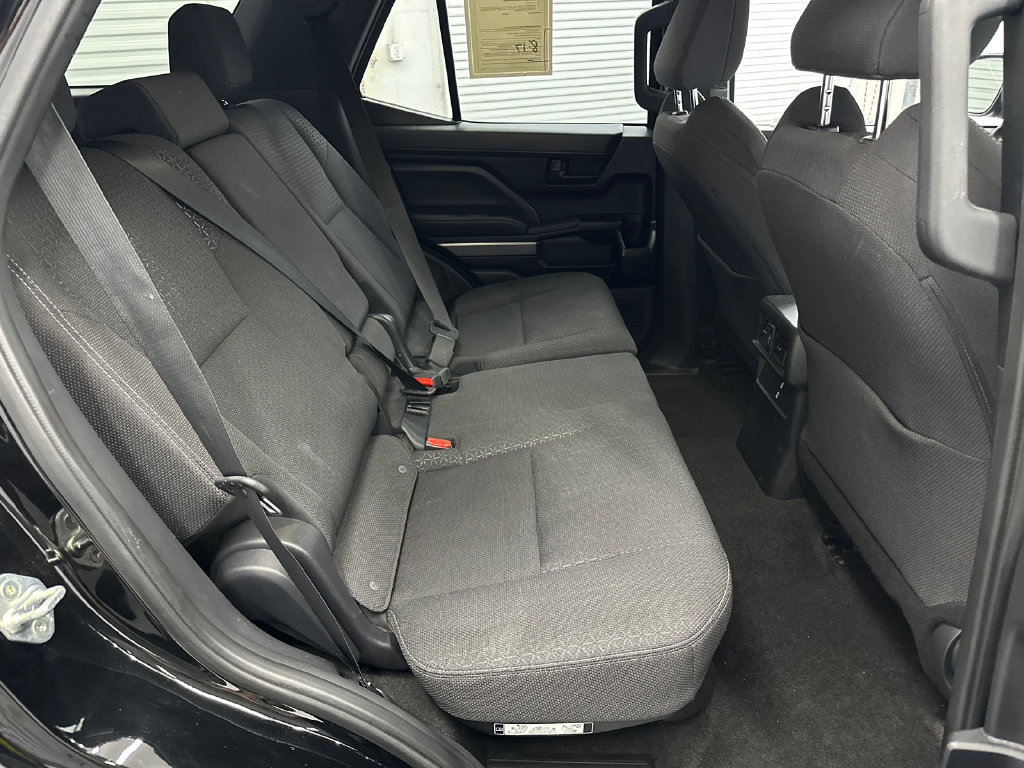 Used 2025 Toyota 4Runner SR5 AWD/4WD image 15