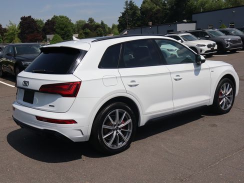 Used 2024 Audi Q5 e Premium Plus w/ Premium Plus Package AWD/4WD image 5