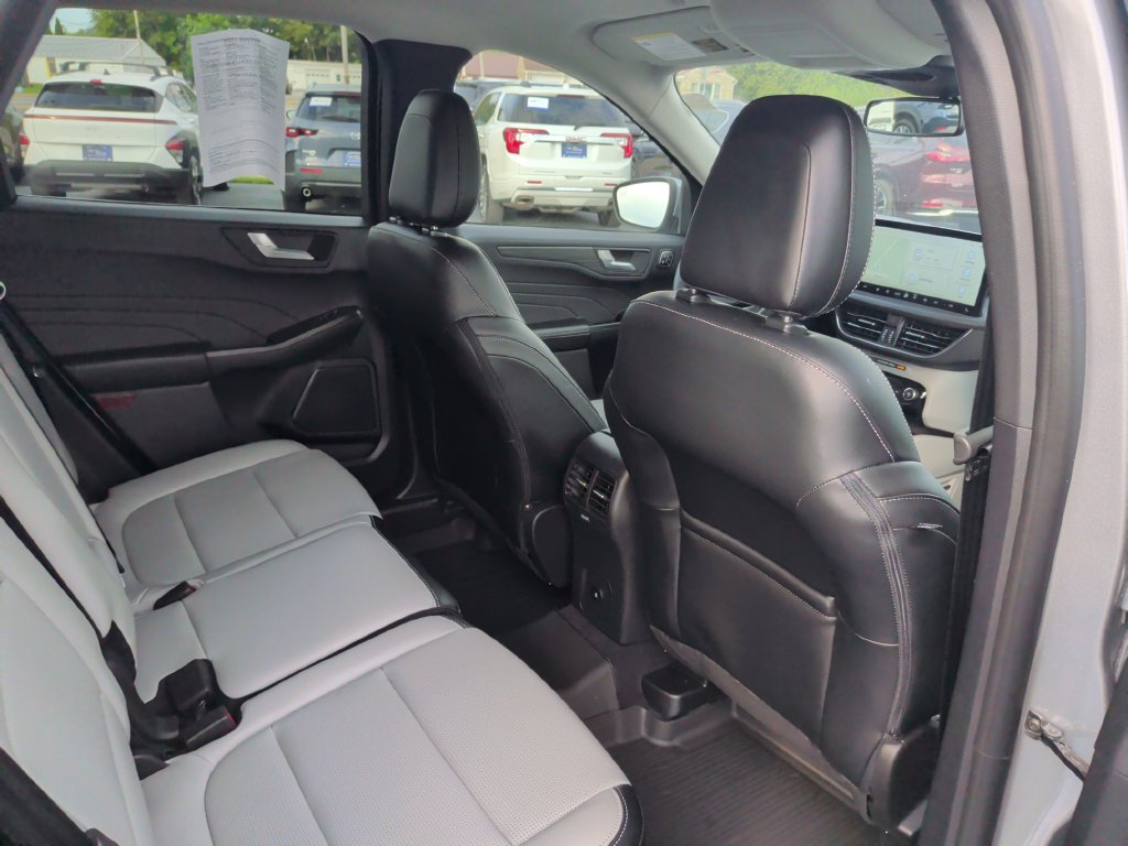 Certified 2023 Ford Escape Platinum AWD/4WD image 17