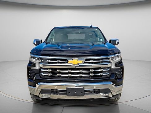 Used 2025 Chevrolet Silverado 1500 LTZ AWD/4WD image 4