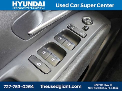 Used 2024 Hyundai Tucson SE FWD image 23