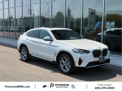 Used 2024 BMW X4 xDrive30i w/ Parking Assistance Package AWD/4WD image 7