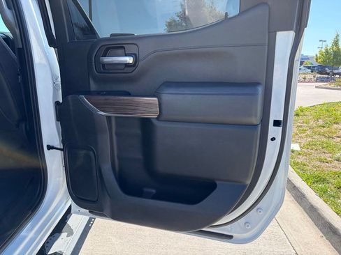 Used 2019 Chevrolet Silverado 1500 LT Trail Boss AWD/4WD image 19