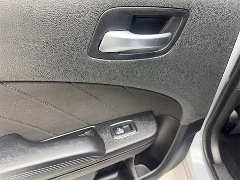 Used 2022 Dodge Charger R/T w/ Blacktop Package image 40