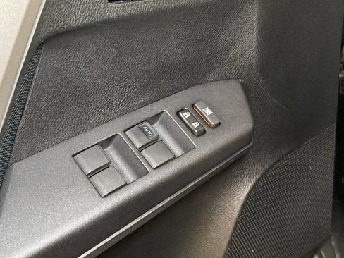 Used 2016 Toyota RAV4 LE AWD/4WD image 17