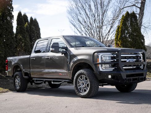 Used 2023 Ford F350 Lariat w/ FX4 Off-Road Package image 3