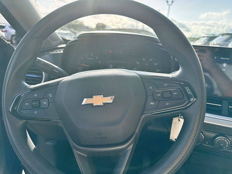 Used 2024 Chevrolet Trax LS w/ LS Convenience Package FWD image 20