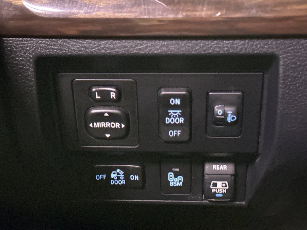 Used 2017 Toyota Tundra Limited w/ Limited Premium Package AWD/4WD image 19