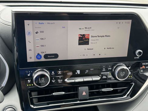 Used 2023 Toyota Highlander Limited FWD image 21