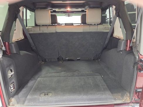 Used 2007 Jeep Wrangler Unlimited Sahara w/ Dual Top Group RWD image 9