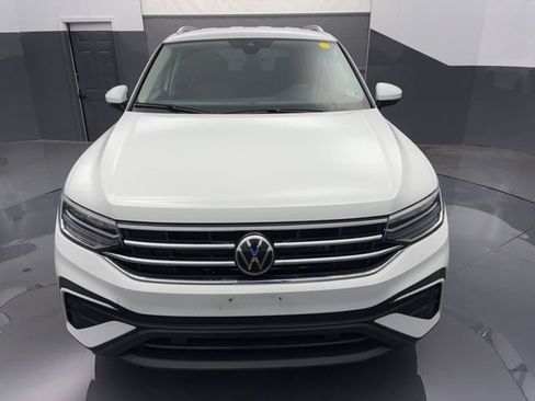 Used 2024 Volkswagen Tiguan SE AWD/4WD image 2