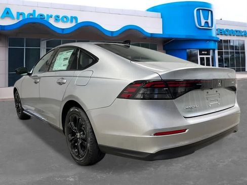 Certified 2025 Honda Accord SE image 3
