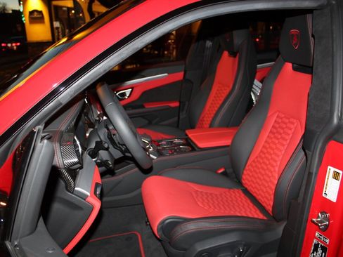 Used 2019 Lamborghini Urus image 20