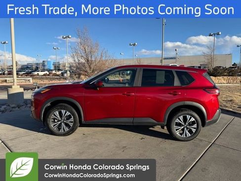 Used 2023 Nissan Rogue SV image 4