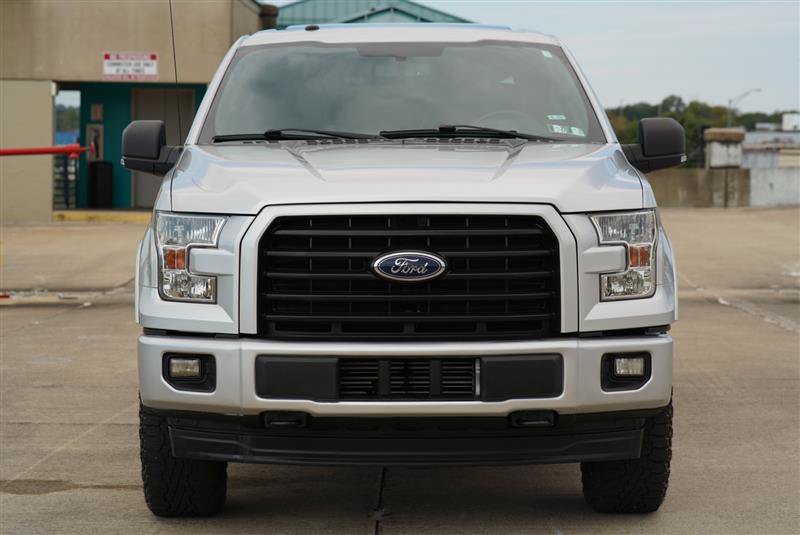 Used 2017 Ford F150 XLT w/ Equipment Group 302A Luxury AWD/4WD image 10