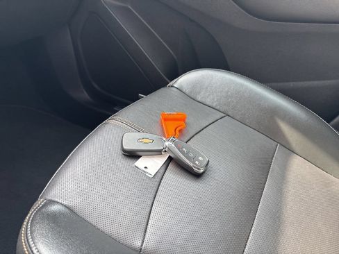 Used 2024 Chevrolet Equinox Premier AWD/4WD image 19