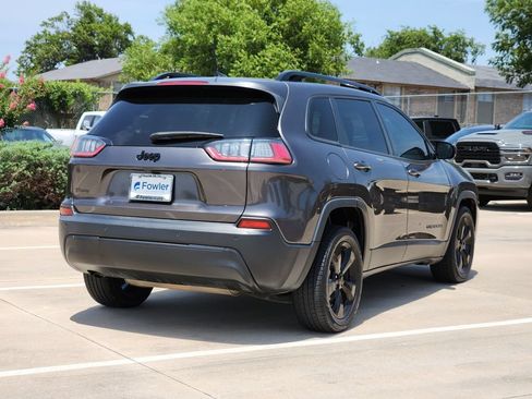 Used 2019 Jeep Cherokee Latitude Plus FWD image 7