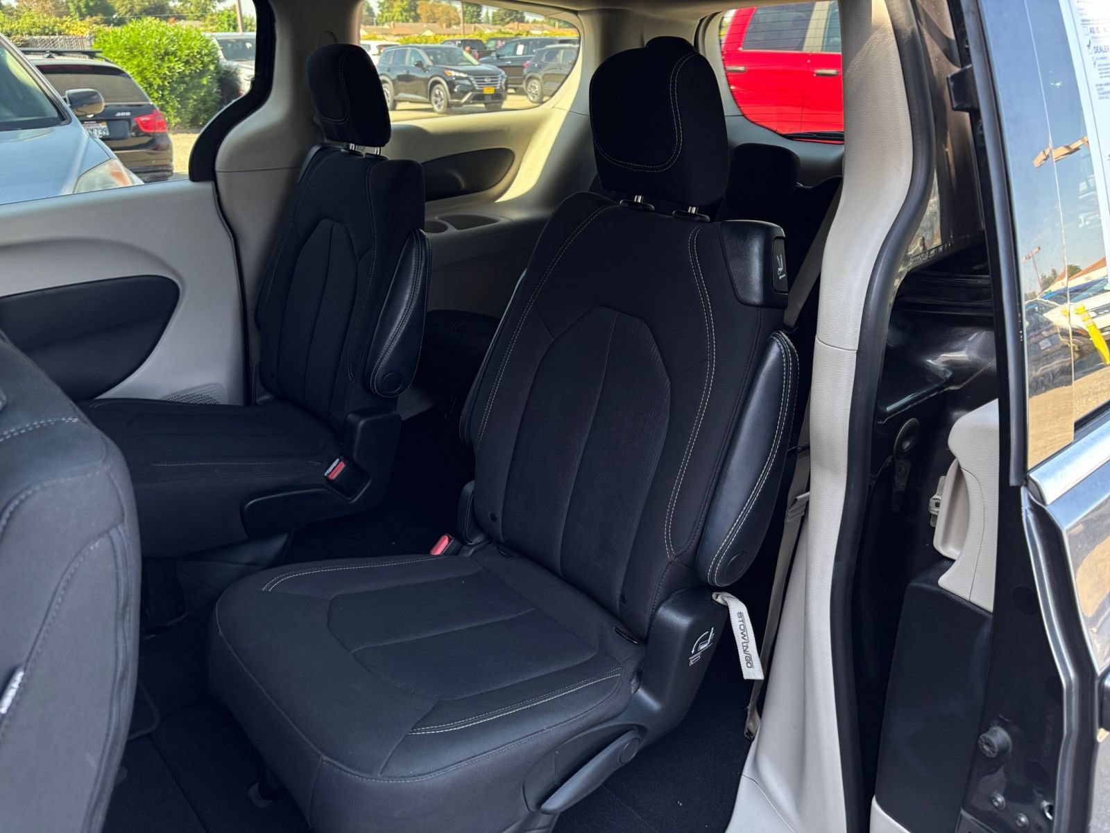 Used 2023 Chrysler Voyager LX FWD image 39