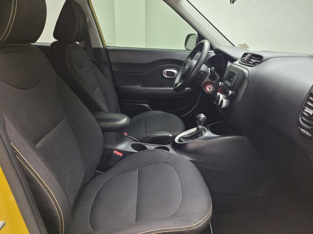 Used 2014 Kia Soul + FWD image 21