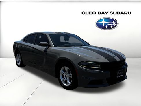 Used 2018 Dodge Charger SXT RWD image 1