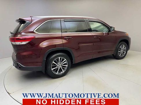 Used 2018 Toyota Highlander XLE AWD/4WD image 5