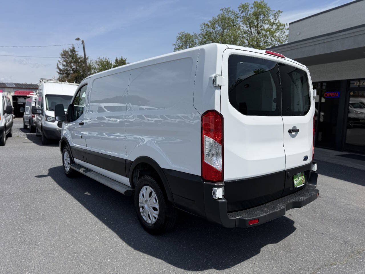 Used 2019 Ford Transit 250 130 Low Roof w/ Exterior Upgrade Package RWD image 2