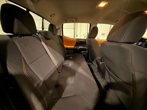 Used 2017 Toyota Tacoma SR5 image 28