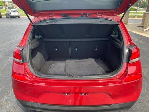 Used 2020 Hyundai Elantra GT FWD image 5