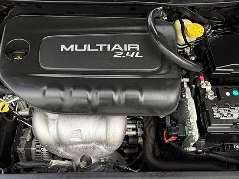 Used 2017 Chrysler 200 Limited Platinum image 15