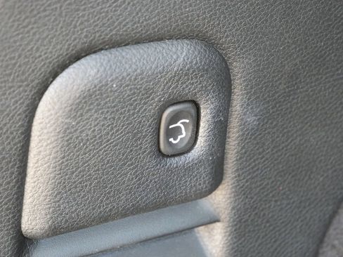 Used 2019 Jeep Grand Cherokee Laredo AWD/4WD image 24
