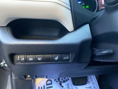 Used 2021 Toyota RAV4 XLE Premium image 26