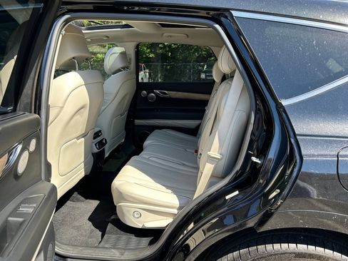 Used 2022 Genesis GV80 2.5T AWD/4WD image 12
