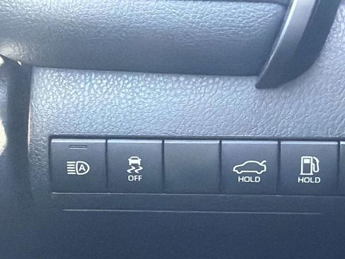 Used 2022 Toyota Camry SE image 22