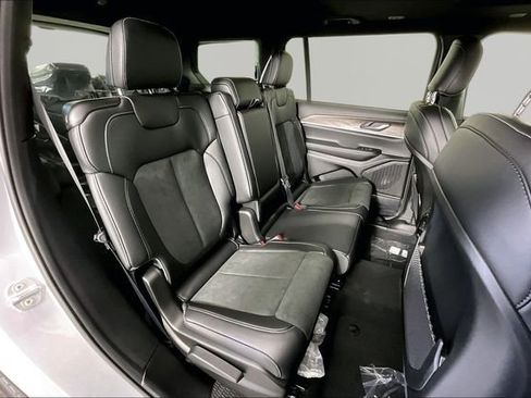 New 2026 Jeep Grand Cherokee L 4WD image 11